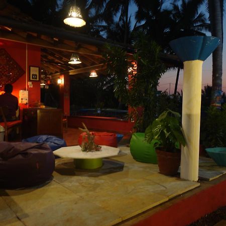 The Yuppi Hippi Female Hostel Анджуна Екстериор снимка