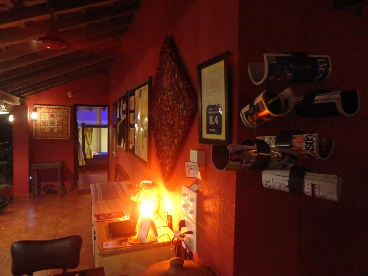 The Yuppi Hippi Female Hostel Анджуна Екстериор снимка