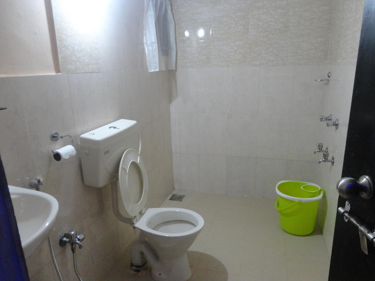 The Yuppi Hippi Female Hostel Анджуна Екстериор снимка